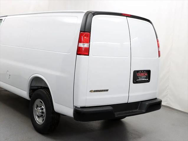 2026 Chevrolet Express Cargo Van 2500 Regular Wheelbase, WT, RWD