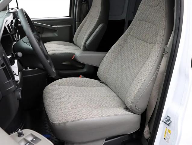 2026 Chevrolet Express Cargo Van 2500 Regular Wheelbase, WT, RWD