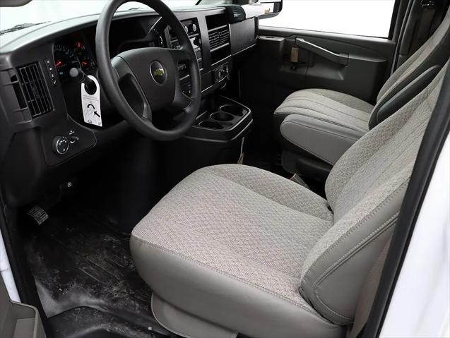 2026 Chevrolet Express Cargo Van 2500 Regular Wheelbase, WT, RWD