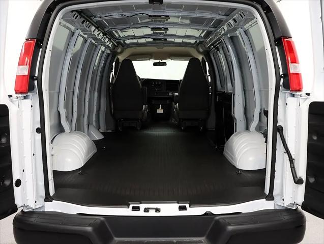 2026 Chevrolet Express Cargo Van 2500 Regular Wheelbase, WT, RWD