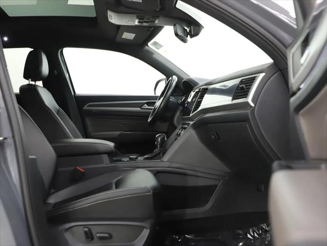2022 Volkswagen Atlas Cross Sport 3.6L V6 SEL R-Line