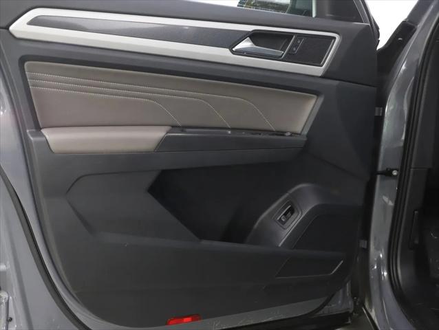 2022 Volkswagen Atlas Cross Sport 3.6L V6 SEL R-Line