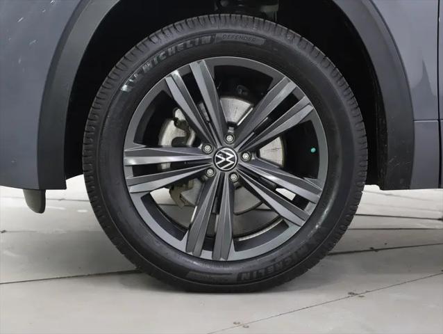2022 Volkswagen Atlas Cross Sport 3.6L V6 SEL R-Line