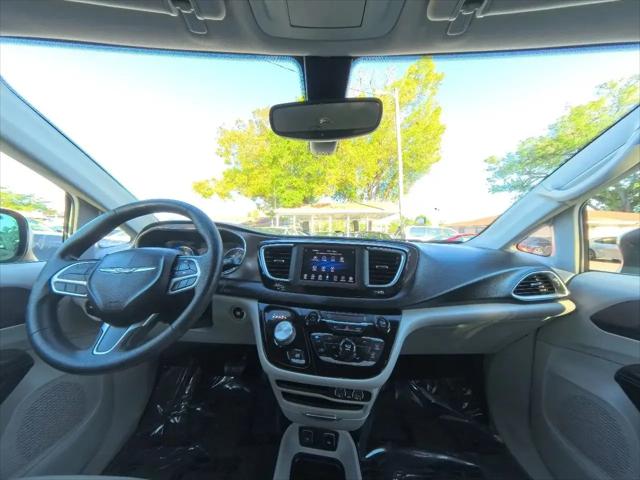 2021 Chrysler Voyager LXI