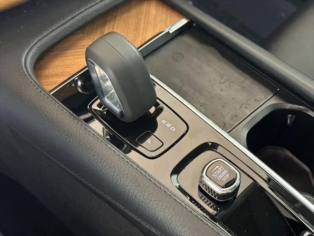 2022 Volvo XC90 Recharge T8 Inscription Expression 6 Passenger