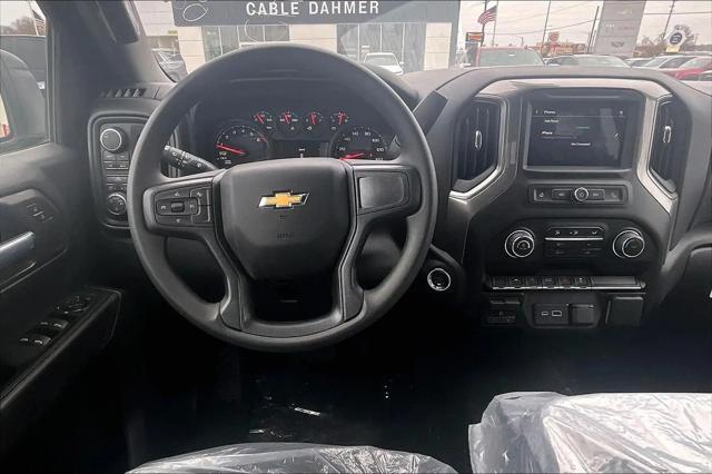 2026 Chevrolet Silverado 1500 4WD Crew Cab Short Bed Custom