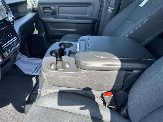 2026 Ram 2500 Black Express Crew Cab 4x4 6'4" Box