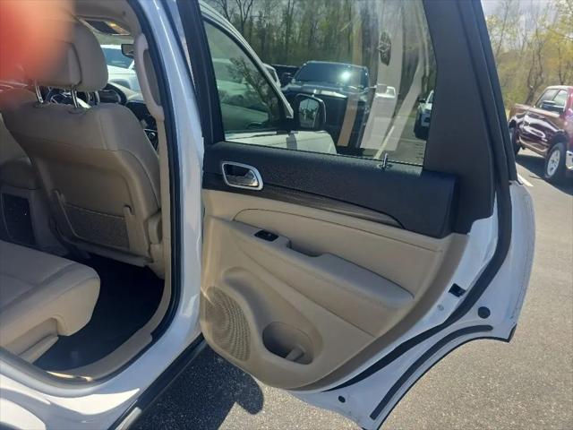 2022 Jeep Grand Cherokee Laredo E 4x4