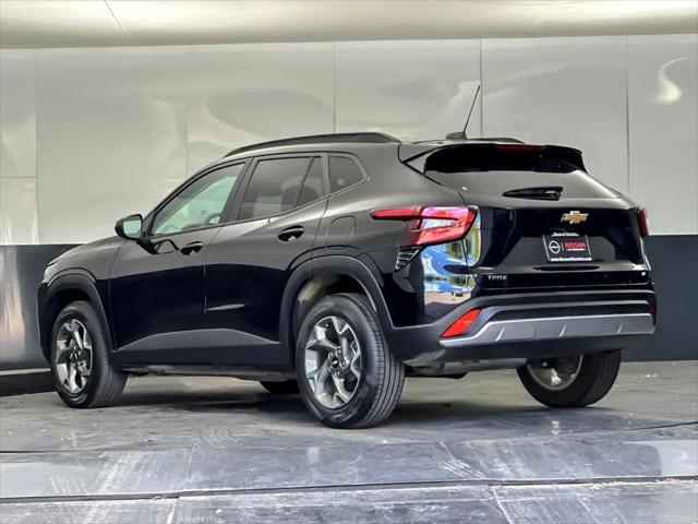 2025 Chevrolet Trax FWD LT