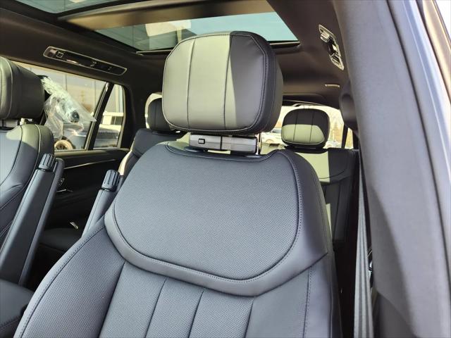 2026 Land Rover Range Rover P530 SE 7 Seat