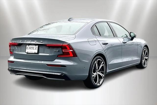 2024 Volvo S60 B5 Plus Dark Theme