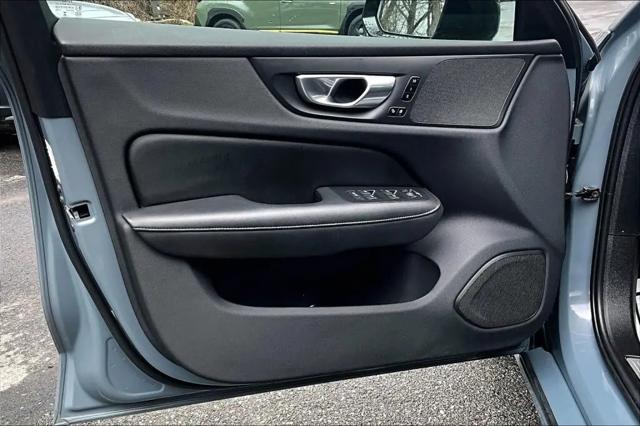2024 Volvo S60 B5 Plus Dark Theme