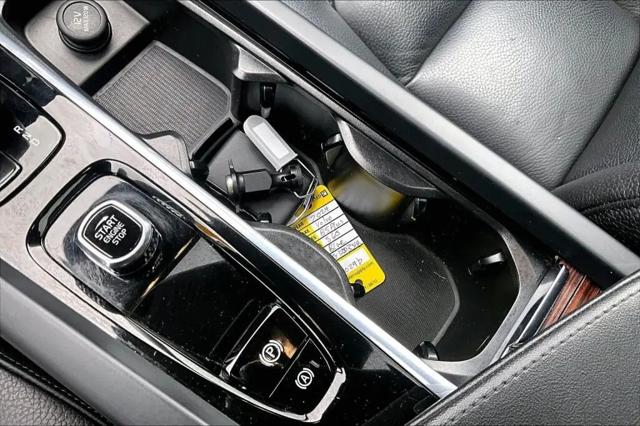 2024 Volvo S60 B5 Plus Dark Theme