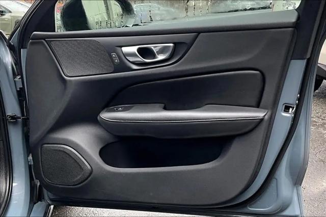 2024 Volvo S60 B5 Plus Dark Theme