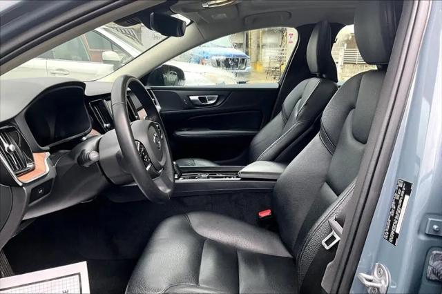 2024 Volvo S60 B5 Plus Dark Theme