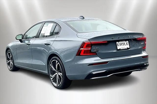 2024 Volvo S60 B5 Plus Dark Theme