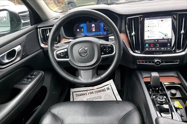 2024 Volvo S60 B5 Plus Dark Theme