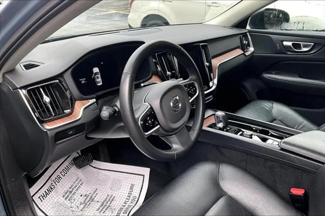 2024 Volvo S60 B5 Plus Dark Theme