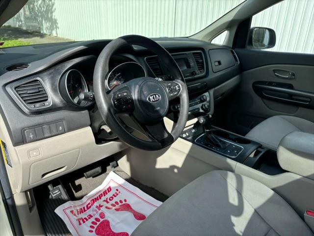 2015 Kia Sedona LX