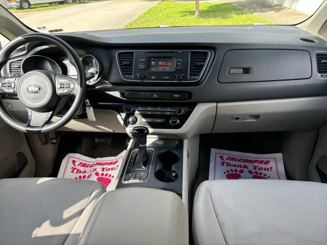 2015 Kia Sedona LX