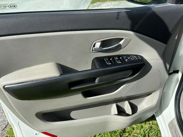 2015 Kia Sedona LX
