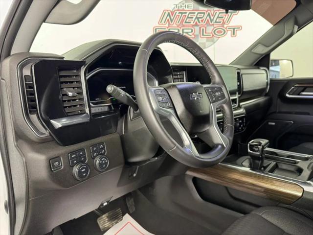 2023 Chevrolet Silverado 1500 4WD Crew Cab Short Bed RST
