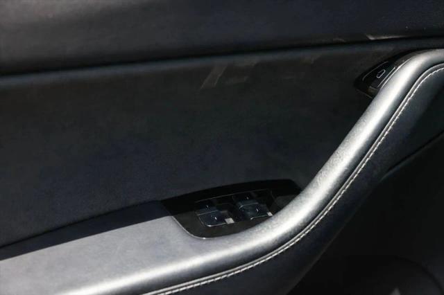 2021 Tesla Model Y Standard Range Rear-Wheel Drive