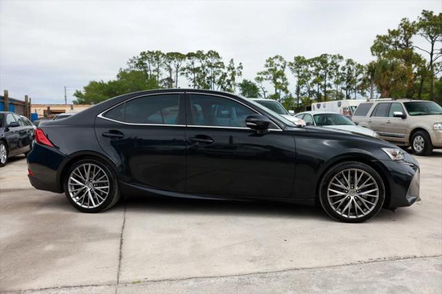 2017 Lexus IS 200t 200t