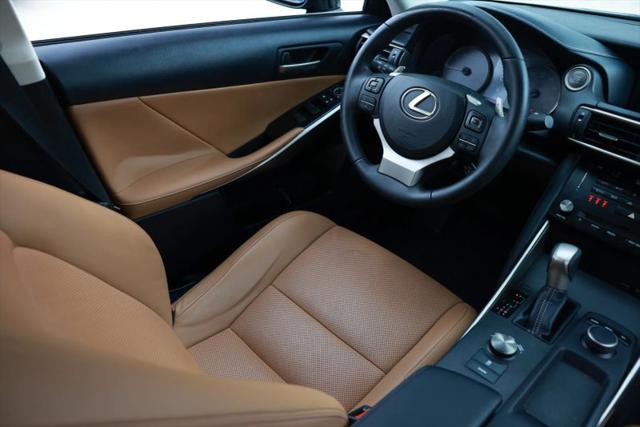 2017 Lexus IS 200t 200t