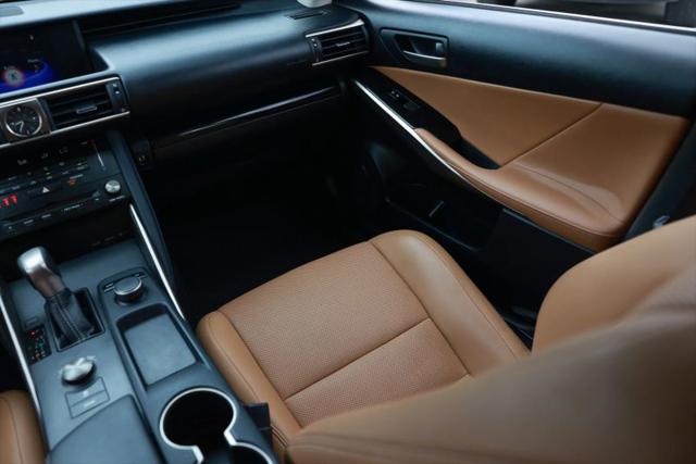 2017 Lexus IS 200t 200t