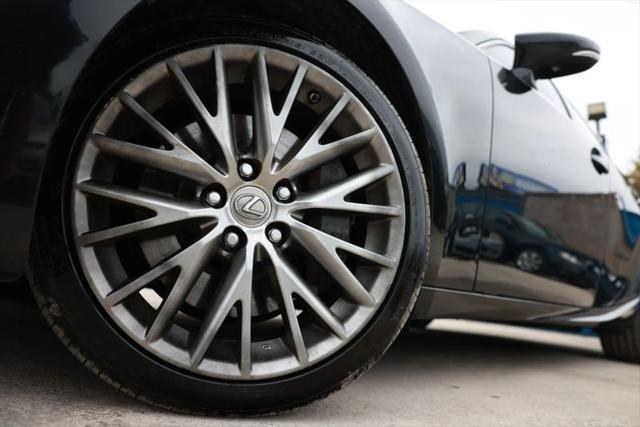 2017 Lexus IS 200t 200t