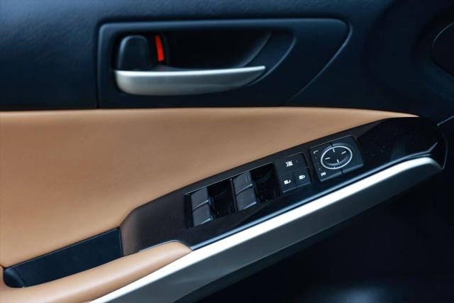 2017 Lexus IS 200t 200t