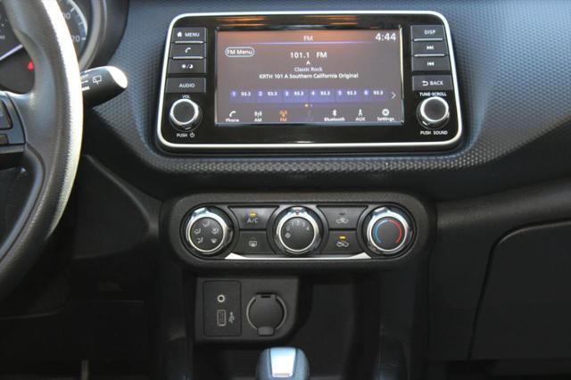 2023 Nissan Kicks S Xtronic CVT