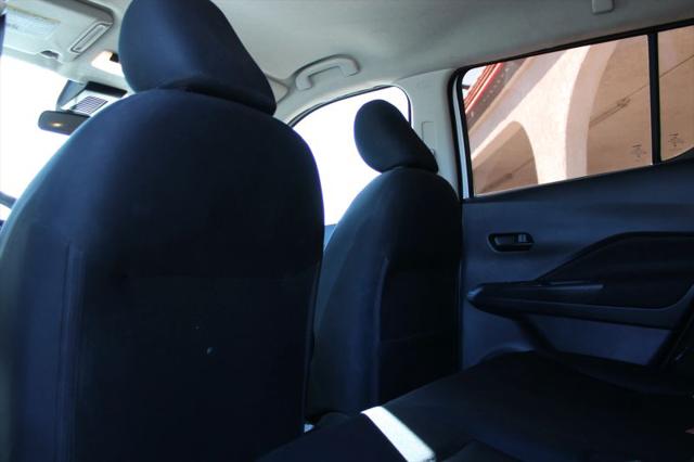 2023 Nissan Kicks S Xtronic CVT