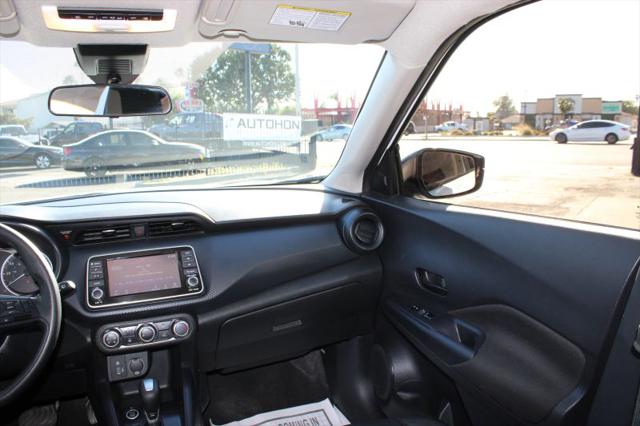 2023 Nissan Kicks S Xtronic CVT