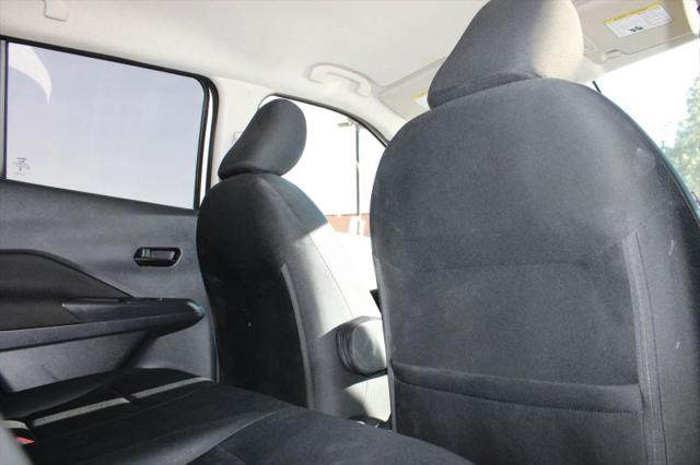 2023 Nissan Kicks S Xtronic CVT