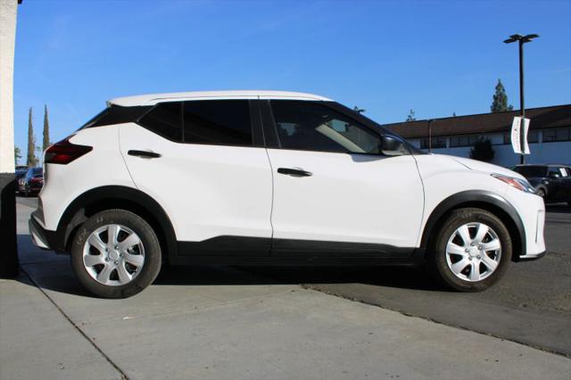 2023 Nissan Kicks S Xtronic CVT