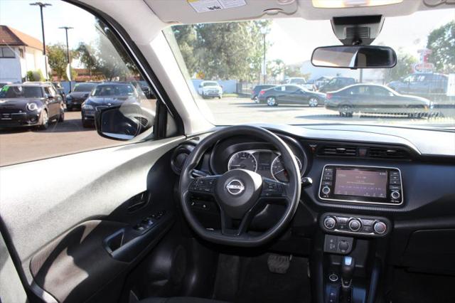2023 Nissan Kicks S Xtronic CVT