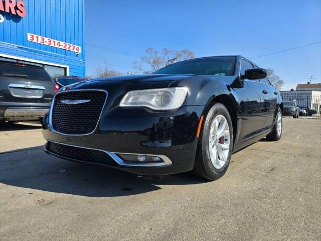 2015 Chrysler 300 Limited for sale in Warren, MI