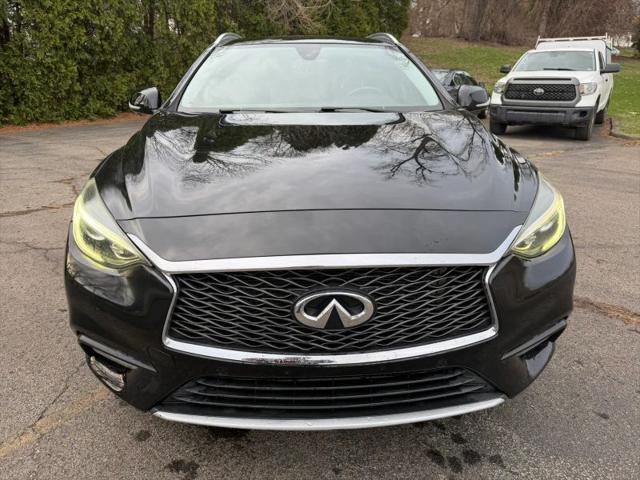 2017 INFINITI QX30 Premium