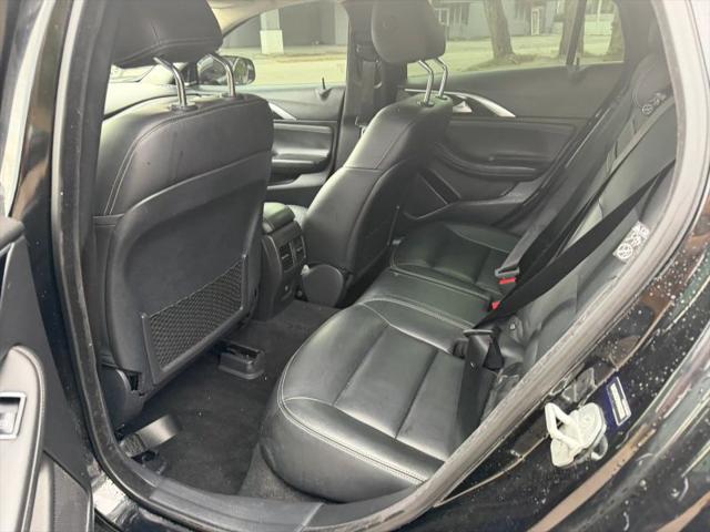 2017 INFINITI QX30 Premium