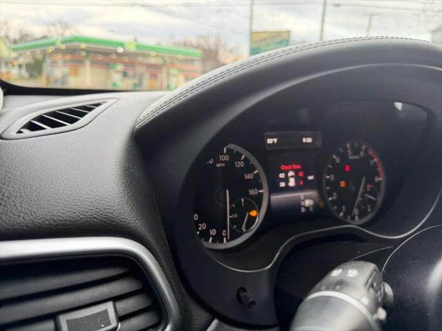 2017 INFINITI QX30 Premium