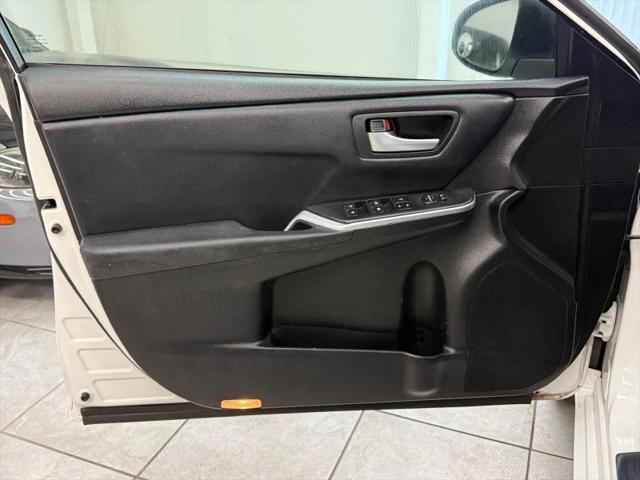 2017 Toyota Camry SE