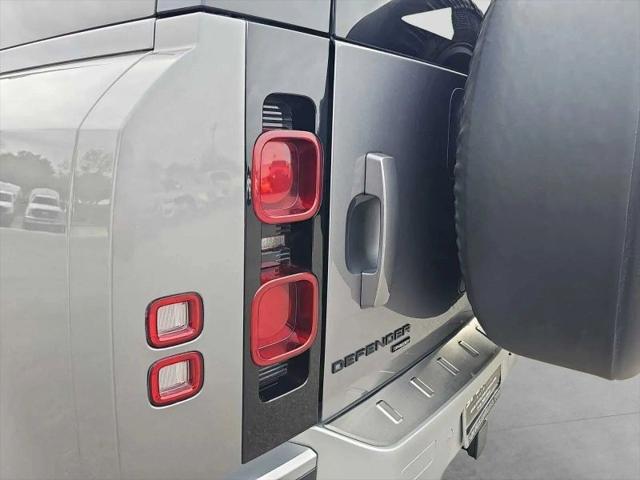 2021 Land Rover Defender 110 SE
