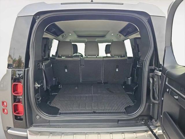 2021 Land Rover Defender 110 SE