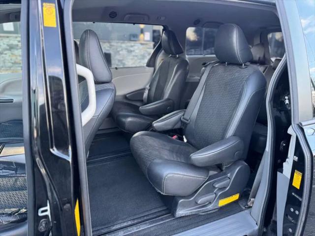2014 Toyota Sienna SE 8 Passenger