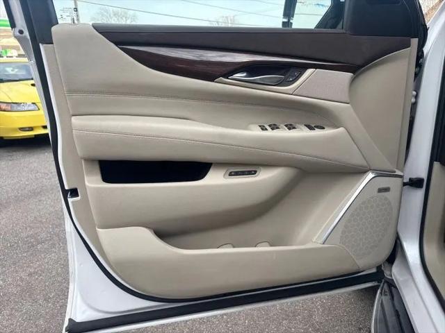 2017 Cadillac Escalade Luxury