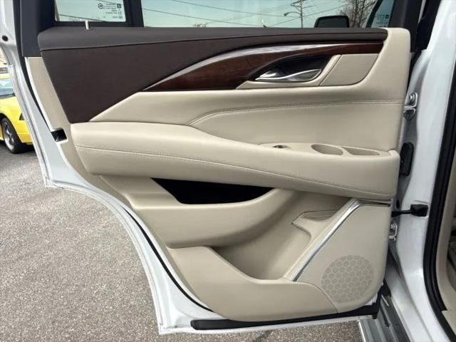 2017 Cadillac Escalade Luxury
