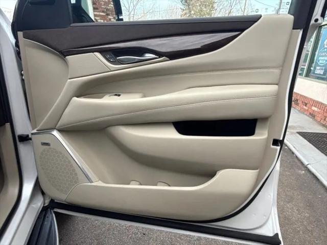 2017 Cadillac Escalade Luxury