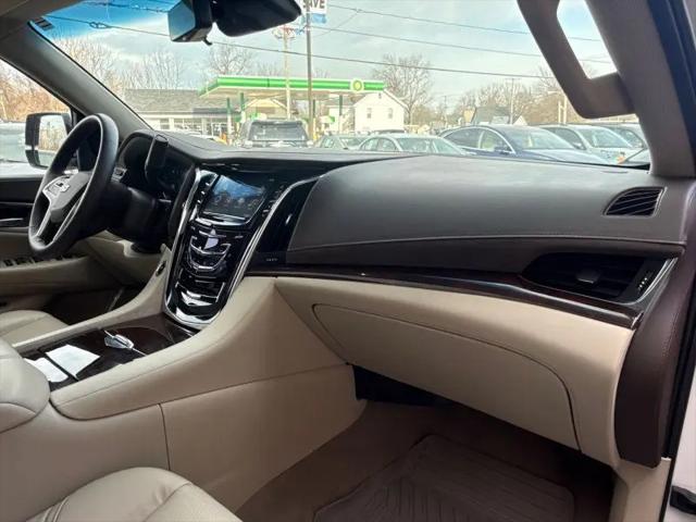 2017 Cadillac Escalade Luxury